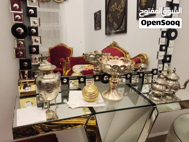 انترى مرايا وقاعدة للبيع فضى للبيع