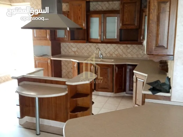 في أجمل مناطق الرابيه شقة طابق ثالث للبيع 249م بسعر مميز / ref 9545