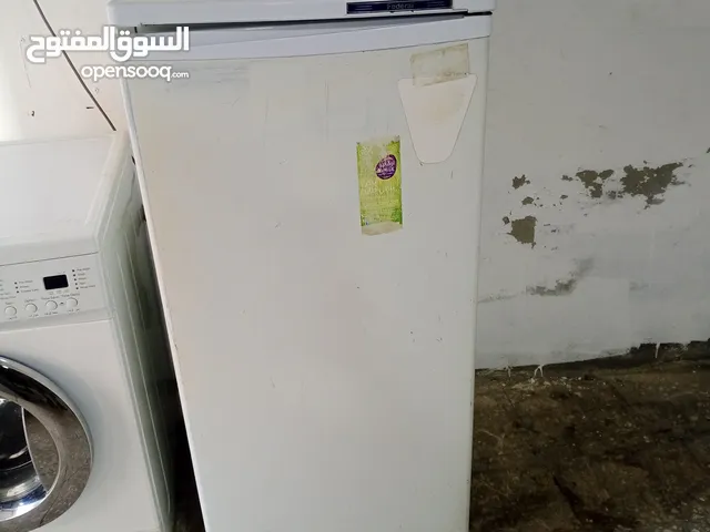 براد مني بار حجم صغير شغال 100% تبريد وتجميد بسعر محرووووق فقط 40 دينار