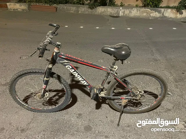 سيكل مستعمل للبيع لظروف السفر حاله جيده يحتاج بس الي تاير داخلي امامي