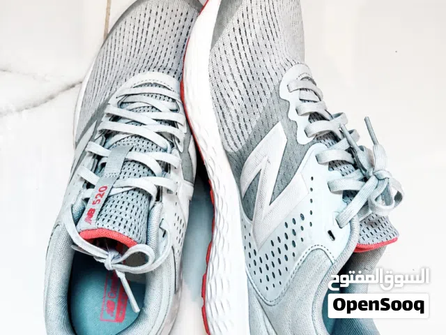 New Balance Grey/Red – Size EU 41.5 (Like New)