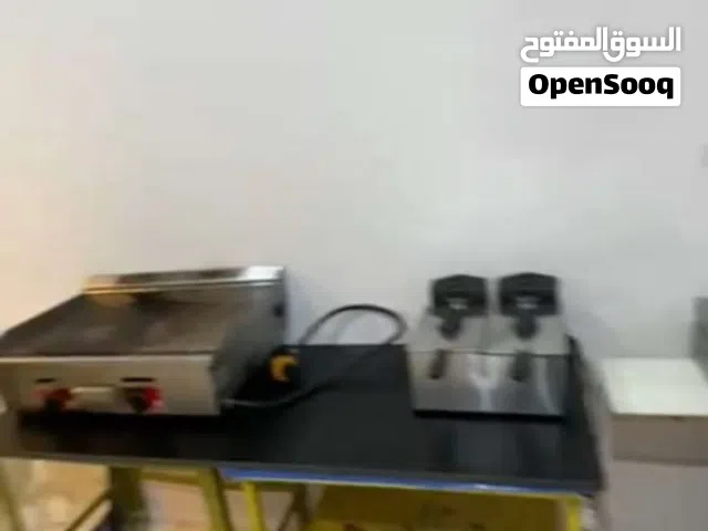 مطعم فلافل كامل من كل النواحي +مع المواعين كامل