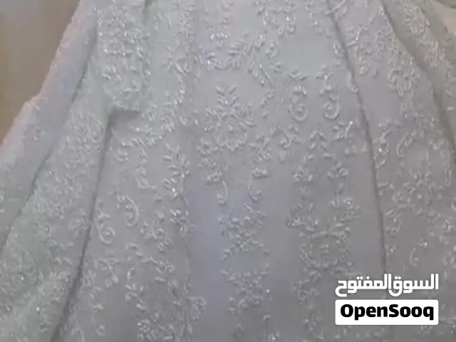 فستان زفاف نظيف حلو عل لبس  بيعه سريعه
