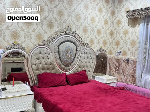 غرفة نوم كاملة مودرن كلاسيك بحالة ممتازة للبيع
