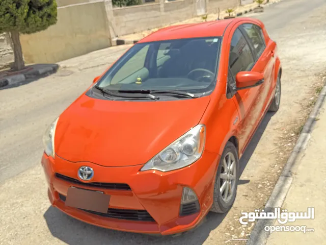 تويوتا بريوس سي بحالة ممتازة 4 جيد