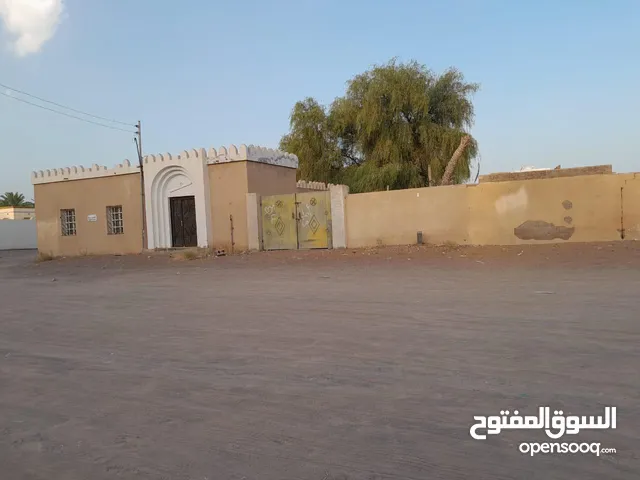 300 m2 5 Bedrooms Townhouse for Sale in Al Sharqiya Bidiya