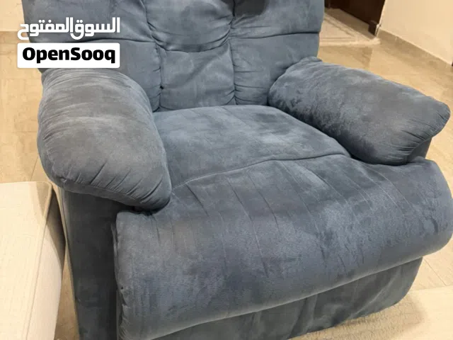 كرسي ريكلاينر للبيع مريح جدا و استخدام 7 شهور