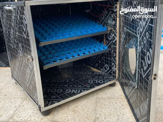 تفصيل جميع احجام الفقلسات حسب الطلب متوفر جميع قطع الفقاسات ولوازم الحواضن والأدوية البيطرية