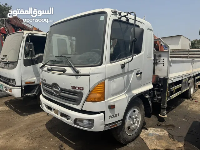 Hino (7-ton truck) with 3-ton crane for sale