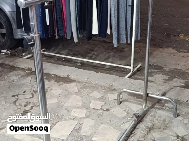 حاجات محل كان مفتوح وكامله يعني كل الحاجات موجوده والكامله