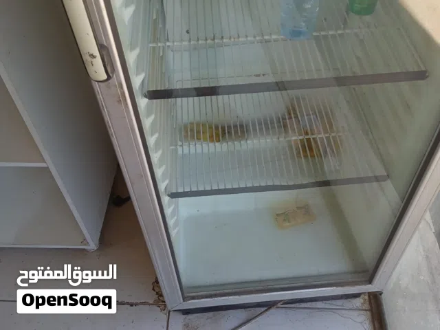 ثلاجةً محلات تجارية بحاله ممتازة
