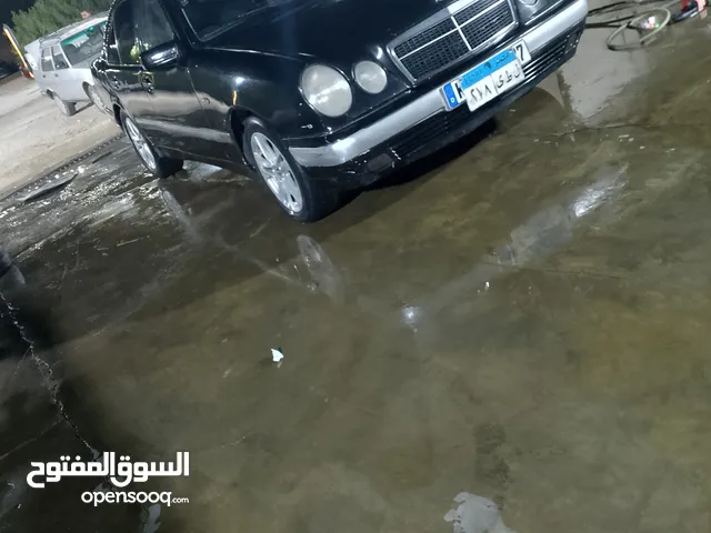 مرسيدس اي 240 عيون