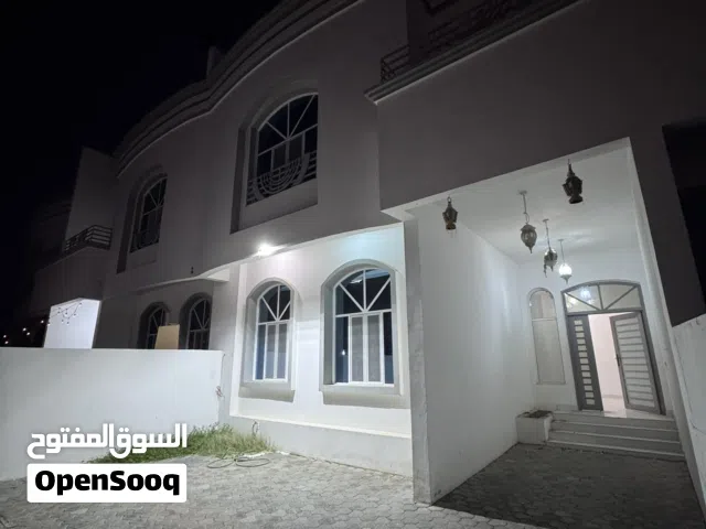فيلا للإيجار في الحيل الجنوبية – موقع ممتاز 4BHK Villa for Rent in Al Hail South