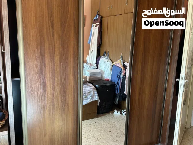خزانة ملابس تفصيل ثقيل دورف سحابات بحالة الجديد