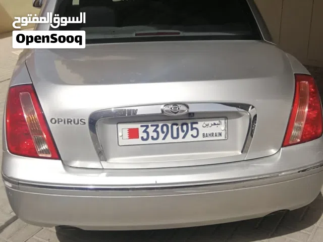 2009 Kia Oprius Standard