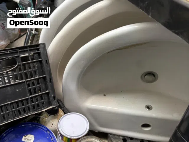 مغاسل معلقة