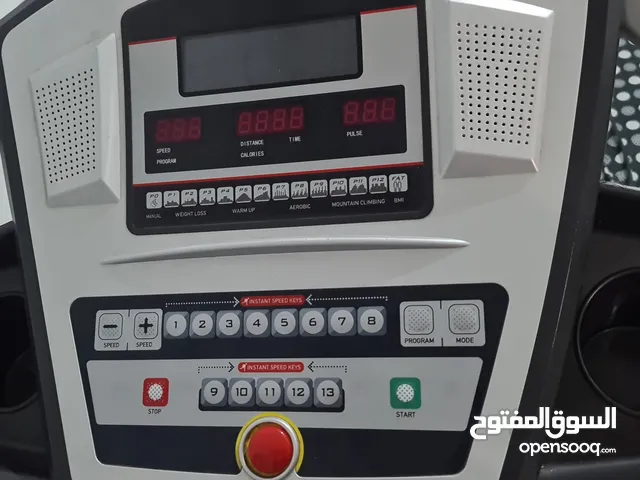 جهاز المشى والركض بحاله ممتازه استعمال بسيط جدا يصلح لوزن 130/ treadmill in perfect condition