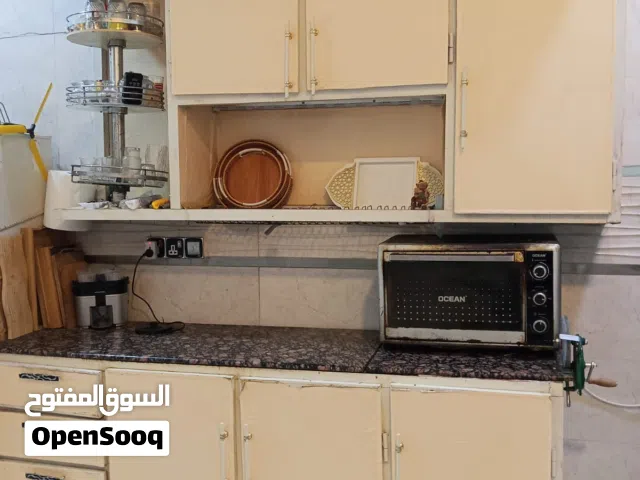 كاونتر مستعمل لا قوي ونضيف لا زلغ ولا كسر بي