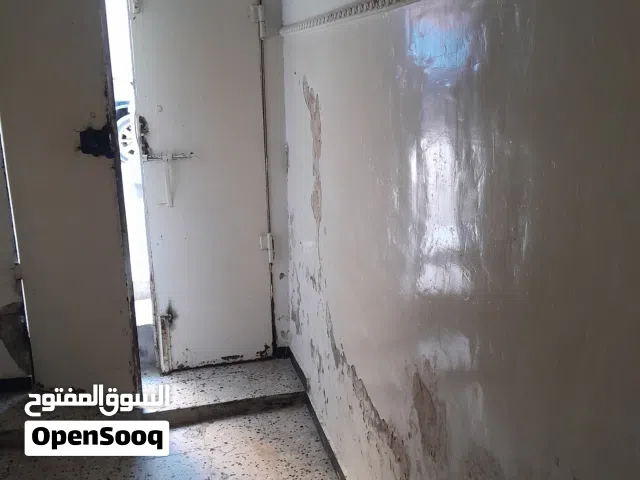 منزل ارضى فى الدريبى خلف جامع لبيب يحتاج صيانة كاملة واجهة وحدة بلوك 40