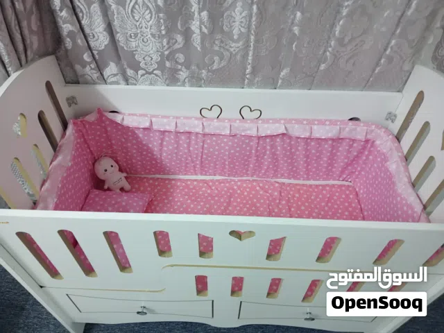 تخت بيبي للبيع