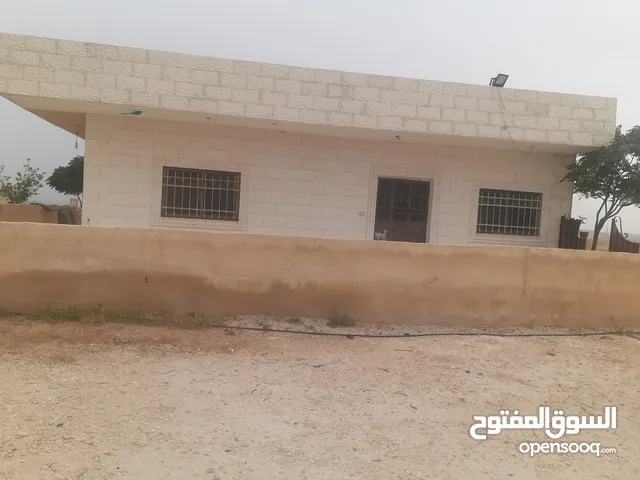 135 m2 2 Bedrooms Townhouse for Sale in Madaba lob