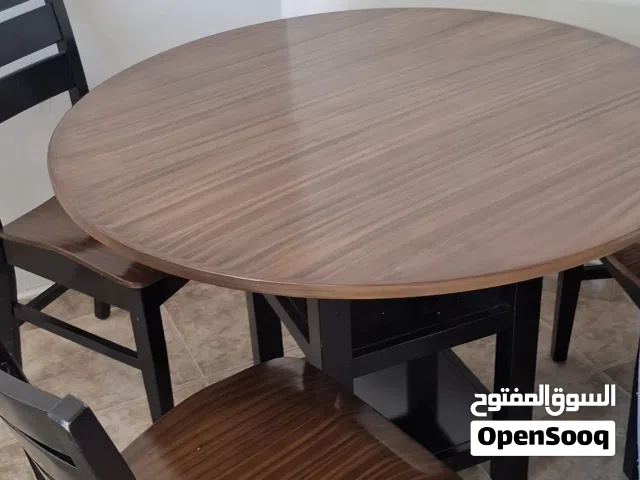 طاولة طعام