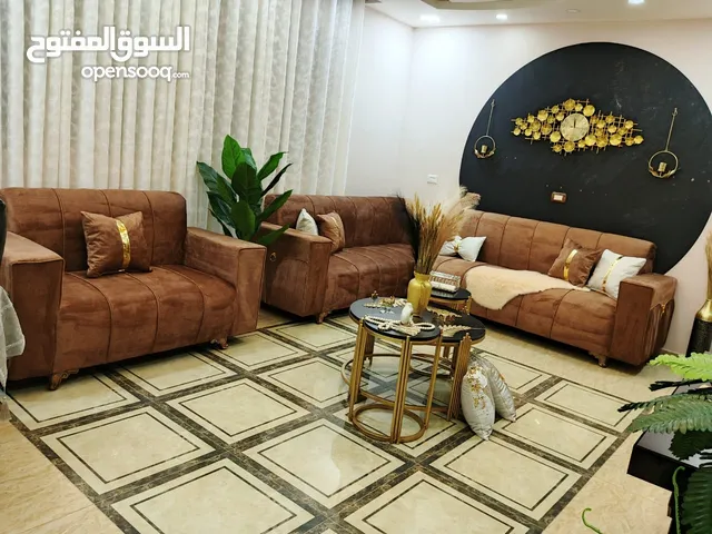 كورنر 9 مقاعد خشب سويد الموقع جبل النصر بدون طاولات