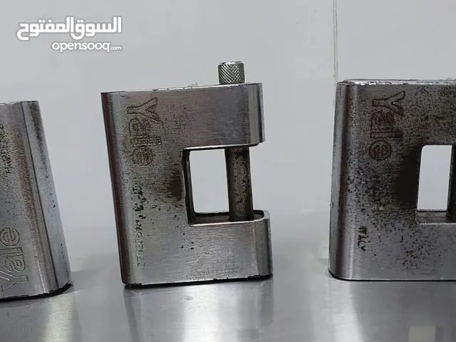 اقفال مصنوعة من الحديد المقاوم