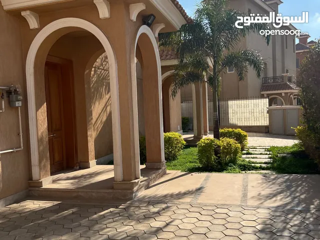 751 m2 More than 6 bedrooms Villa for Sale in Giza 6th of October