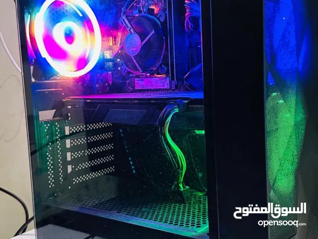 مع اغراضهPc gaming