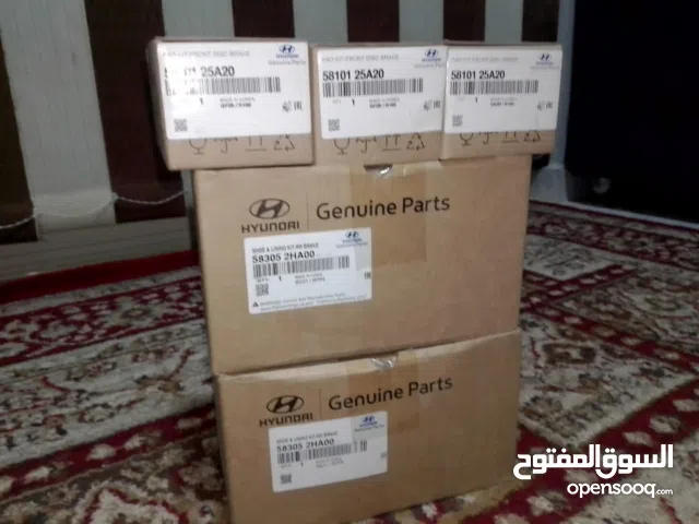 للبيع عدد (3) طقم تيل فرامل أمامي وعدد (2) طقم تيل فرامل خلفي كوري اصلي من غبور