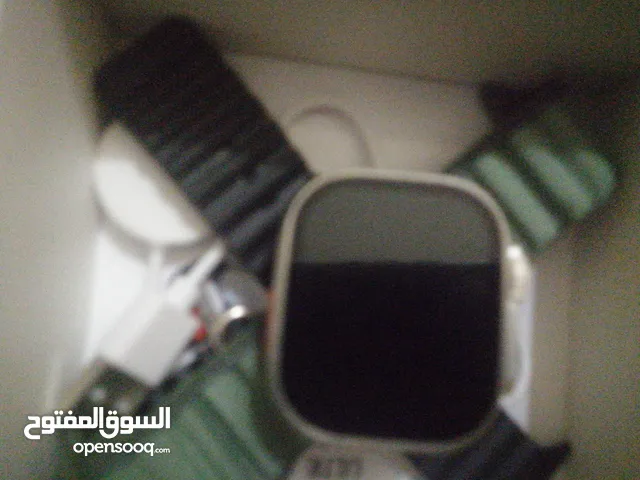 ساعة ذكية مع شاحن بقوة 20 واط