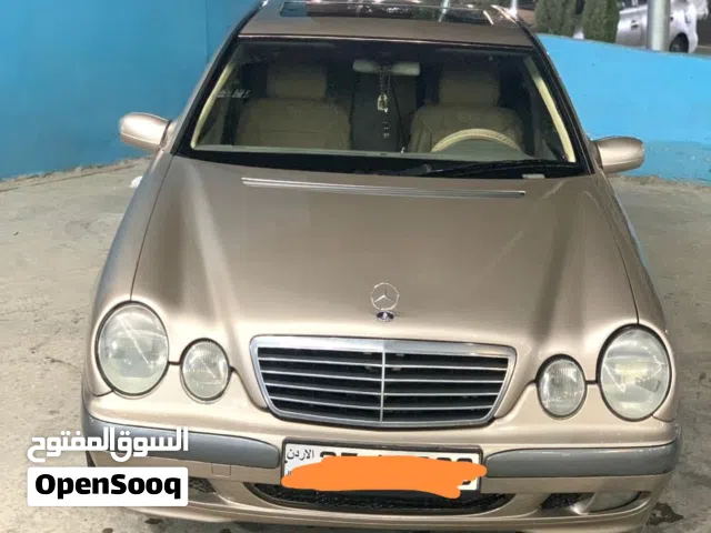 2001 مرسيدس بنز الفئة-E E 200