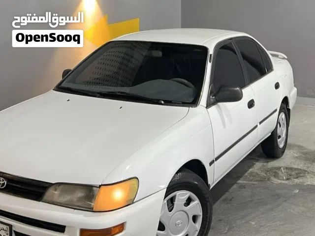 1995 تويوتا كورولا LE