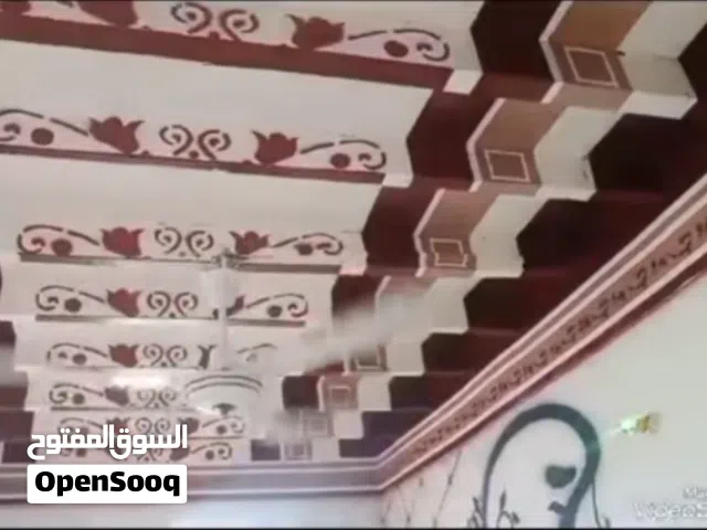 رسام وخبير في مجال الديكوروالرنج والمعجون