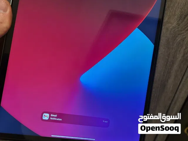 Apple iPad 128 GB in Hawally