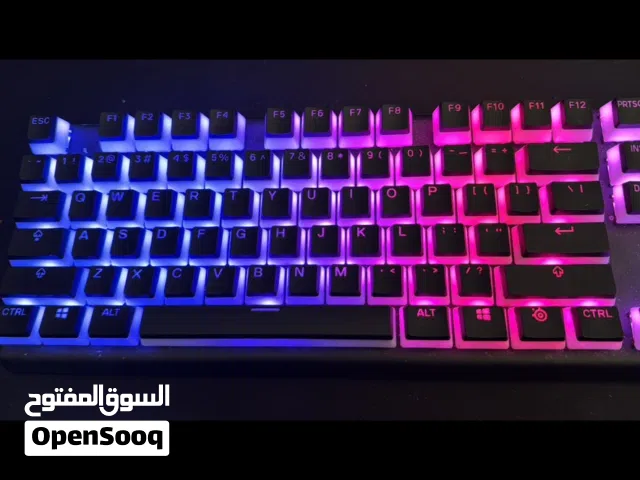 SteelSeries Apex Pro للبيع نظيف ومعاه كابس SteelSeries