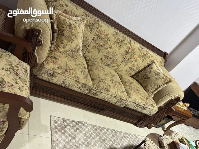 طقم كنب 7 مقاعد بحال الجديد