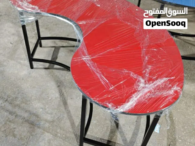 طاولة كدني بيضوي خشب قواعدها حديد