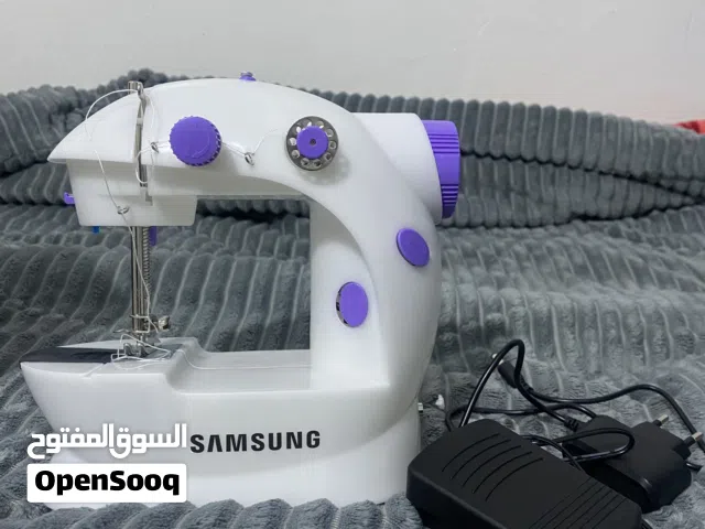 ماكينة خياطة