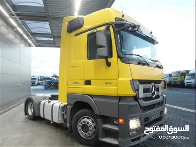 Tractor Unit Mercedes Benz 2002 in Amman