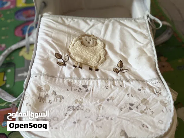 كاريكوت أطفال للمولود بحالة ممتازة للبيع
