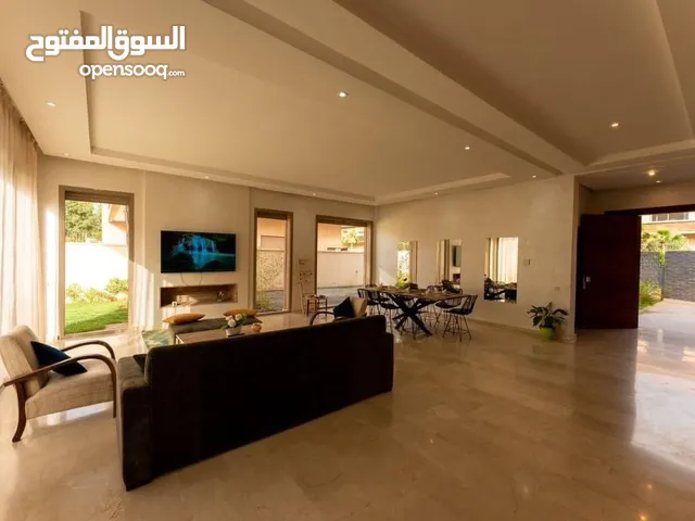 600 m2 More than 6 bedrooms Villa for Rent in Marrakesh Bab Atlas