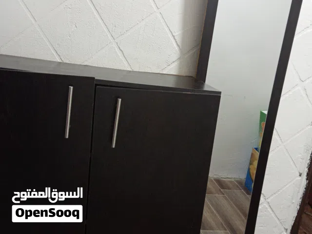 خزانة كنادر بحاله جيده