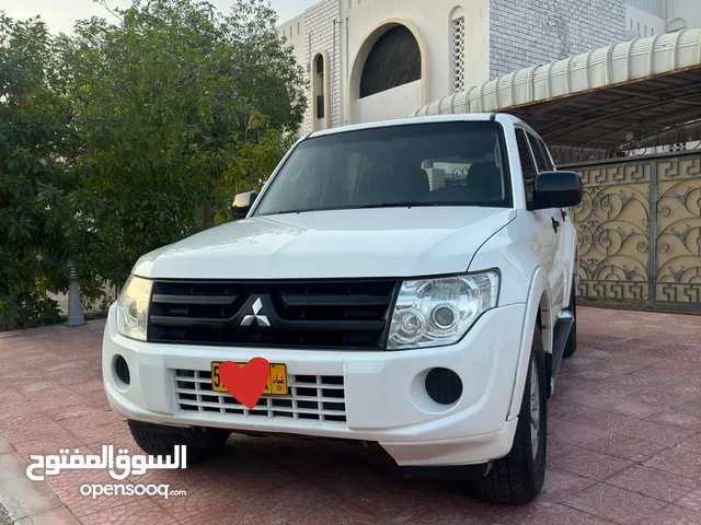 Mitsubishi pajaro 3.5 cc V6 Oman car family used low km 190000 km drive  ميتسوبيشي باجيرو 3.5 سي سي