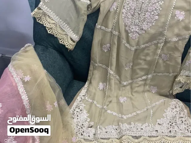 Pakistani women clothes