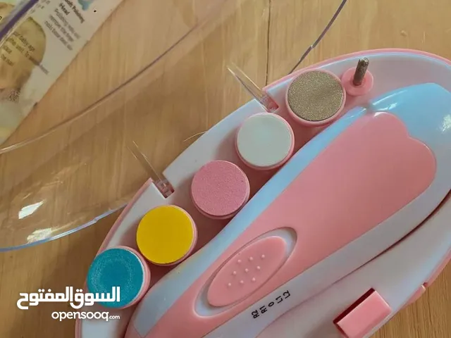 مبرد أظافر كهربائي للأطفال الحل الأمثل لمشكلة أظافر الأطفال  يحتوي على 6 رؤوس متعددة .