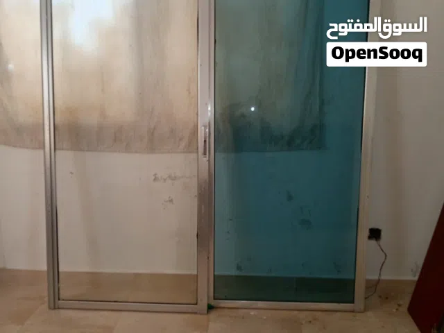 باب المنيوم سحاب بدون حلق شبه جديد +باب المنيوم بدون حلق