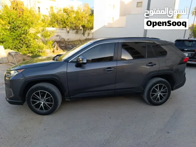 2022 تويوتا راف فور LE