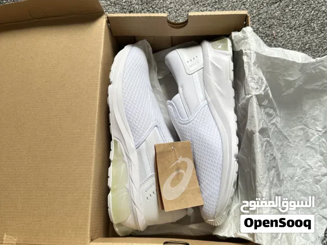 GEL-QUANTUM 90 IV SLIP-ON حذاء اسيكس اصلي بالكرتونه من الشركه نفسه سعره بالشركه 33 مقاس 42:5